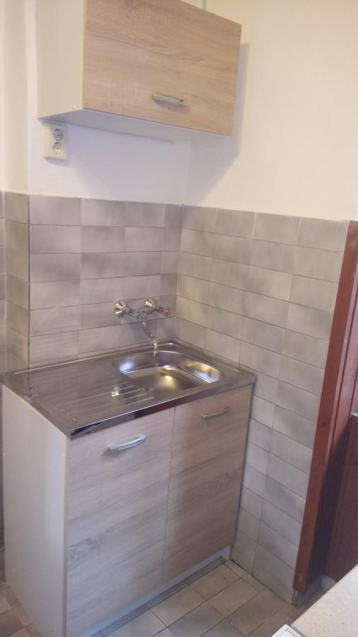 Апартаменты Jazmin Apartman Печ Экстерьер фото